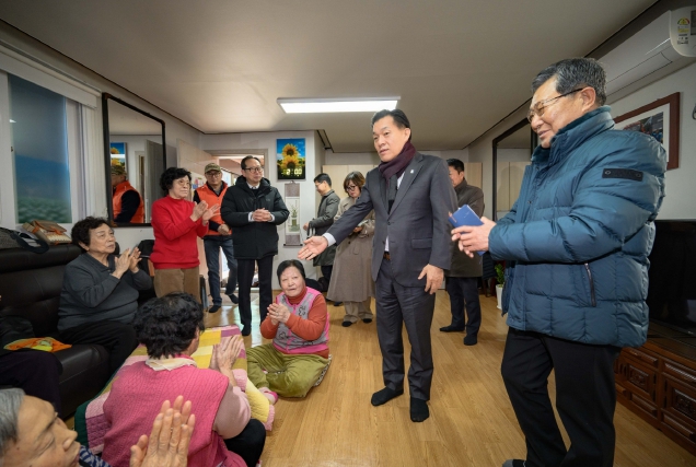 이재준 수원특례시장, 시민 삶의 현장에서 새해 업무 시작 기사 이미지