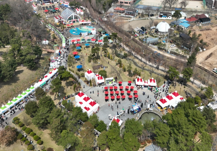 논산딸기축제, 지역과 세계를 잇는 성공적 무대 마무리 기사 이미지