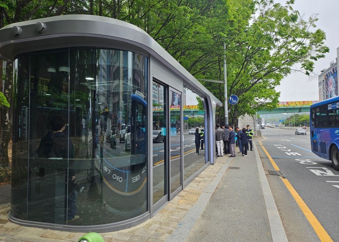 ‘폭염·한파 걱정 뚝’ 대전시 초원아파트 스마트 승강장 개통 기사 이미지