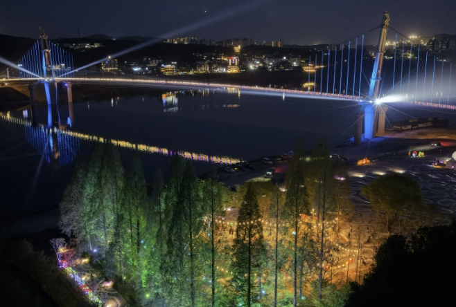 여주 남한강 출렁다리, 야간 개장 운영 기사 이미지