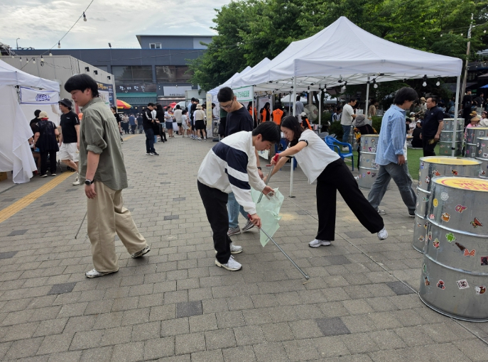 경상원, 오산 오색시장 야맥축제 연계 ESG 캠페인 펼쳐…플로깅, 장바구니 배부 등 기사 이미지