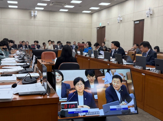 박용갑 의원 충남대 암병원 건립 제안에 정은경 복지부 장관 “충남대 암병원 건립 예타 및 컨설팅 지원할 것” 기사 이미지